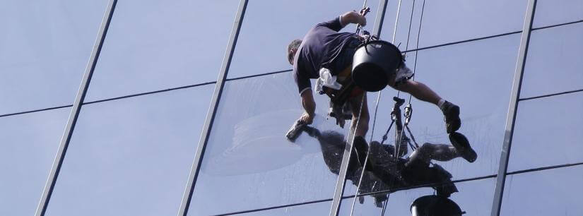 ניקוי חלונות בגובה